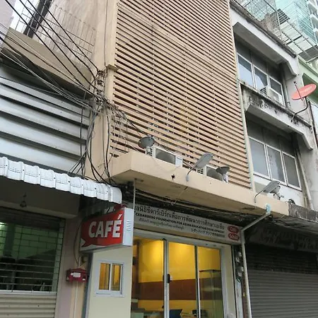 Cb Ekkamai